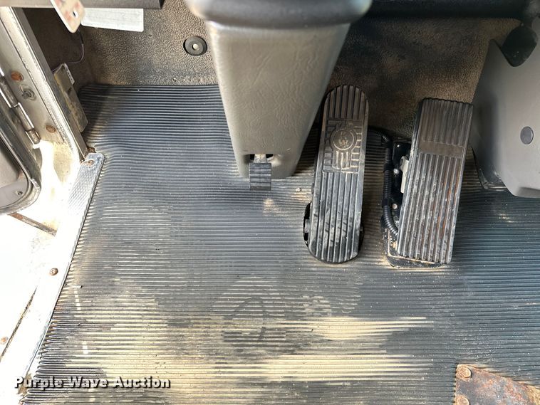 image for item EG1574 2009 Kenworth  T370 shingle conveyor truck