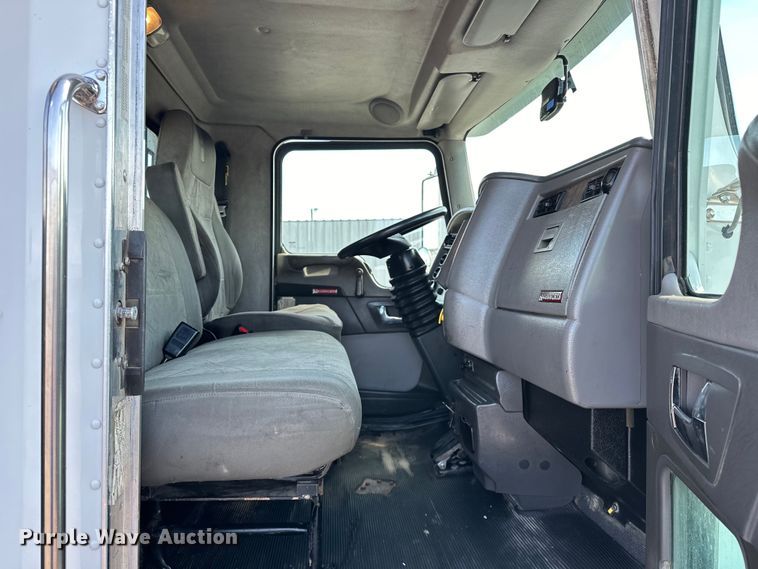 image for item EG1574 2009 Kenworth  T370 shingle conveyor truck