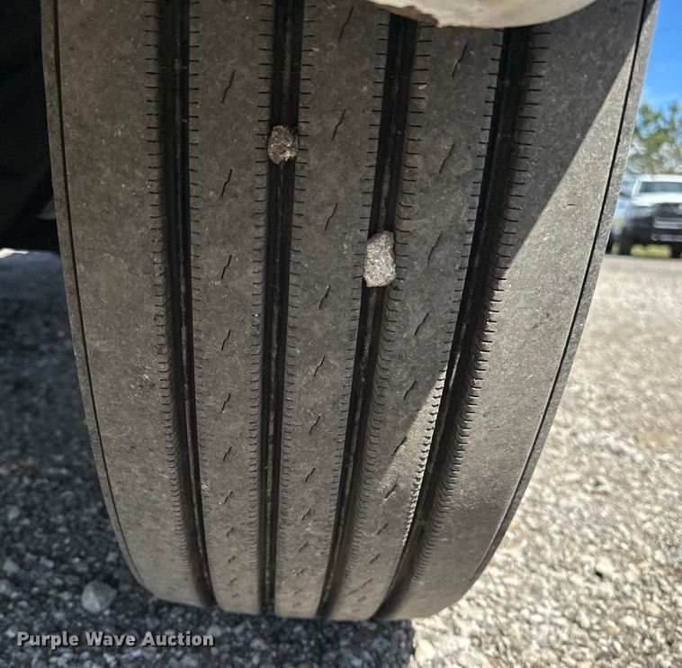 image for item EG1574 2009 Kenworth  T370 shingle conveyor truck