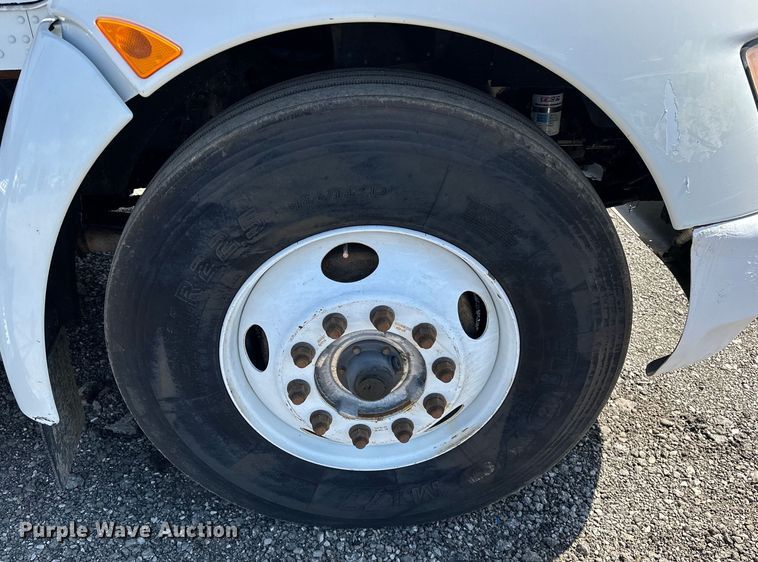 image for item EG1574 2009 Kenworth  T370 shingle conveyor truck