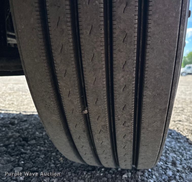 image for item EG1574 2009 Kenworth  T370 shingle conveyor truck