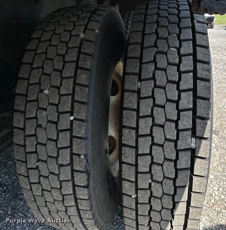 image for item EG1574 2009 Kenworth  T370 shingle conveyor truck