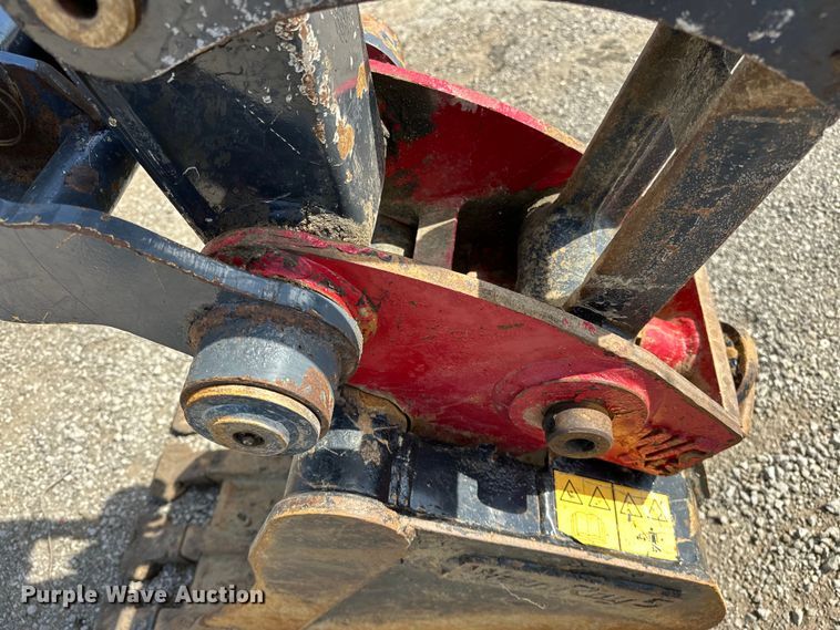 image for item EG1575 2014 John Deere  50G mini excavator