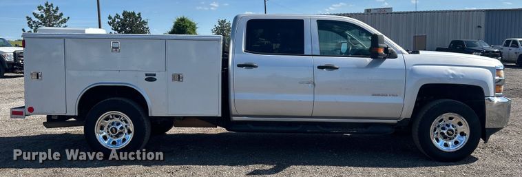 image for item EG1577 2016 Chevrolet Silverado 3500HD Crew Cab utility bed pickup truck