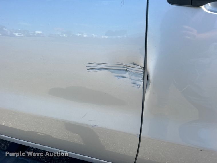 image for item EG1577 2016 Chevrolet Silverado 3500HD Crew Cab utility bed pickup truck