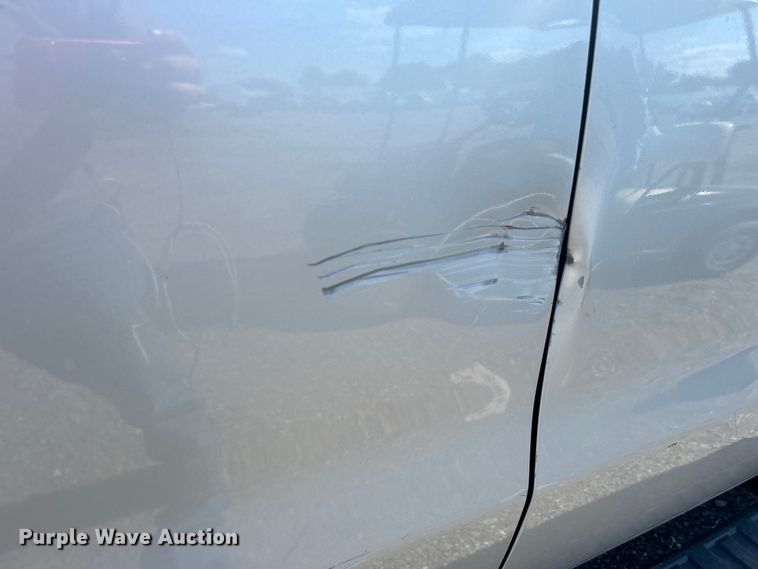 image for item EG1577 2016 Chevrolet Silverado 3500HD Crew Cab utility bed pickup truck