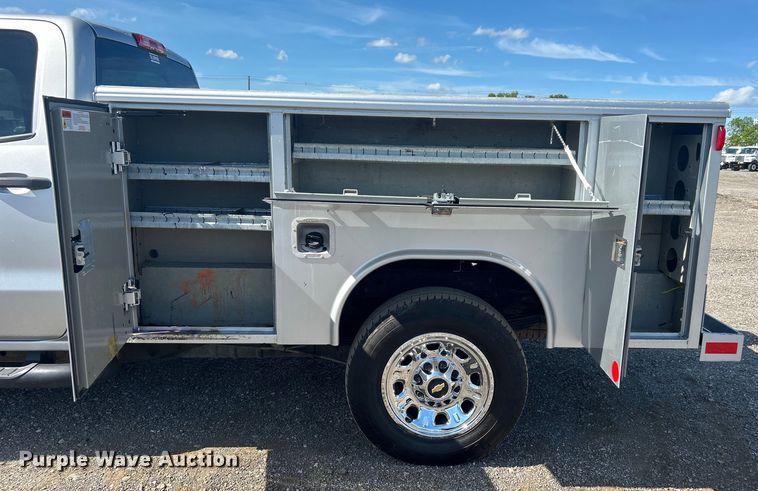 image for item EG1577 2016 Chevrolet Silverado 3500HD Crew Cab utility bed pickup truck