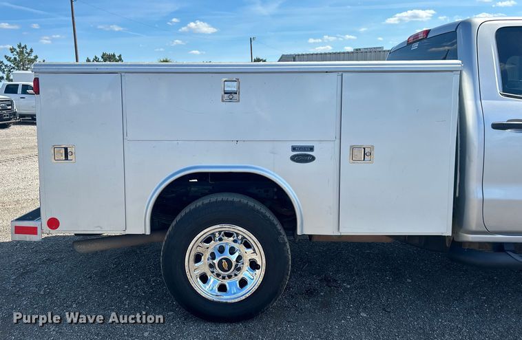 image for item EG1577 2016 Chevrolet Silverado 3500HD Crew Cab utility bed pickup truck