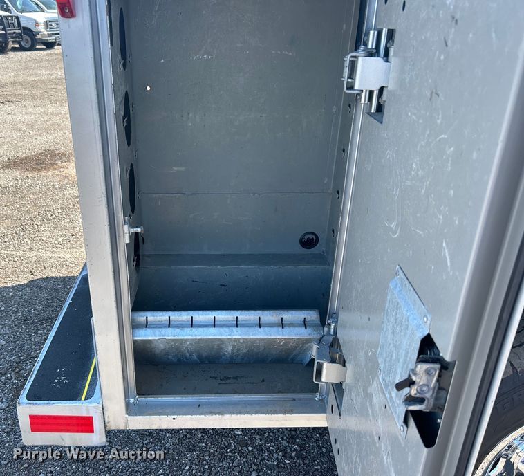 image for item EG1577 2016 Chevrolet Silverado 3500HD Crew Cab utility bed pickup truck