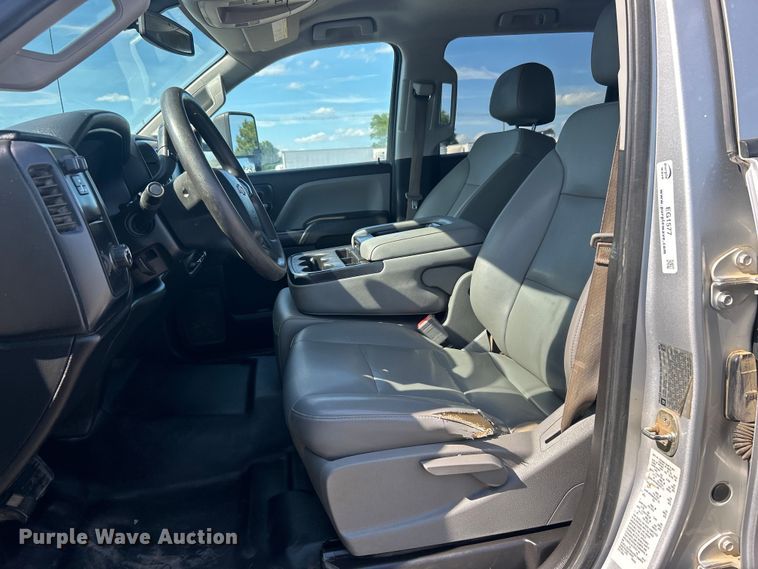 image for item EG1577 2016 Chevrolet Silverado 3500HD Crew Cab utility bed pickup truck