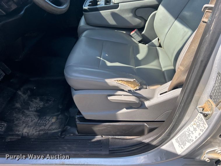 image for item EG1577 2016 Chevrolet Silverado 3500HD Crew Cab utility bed pickup truck