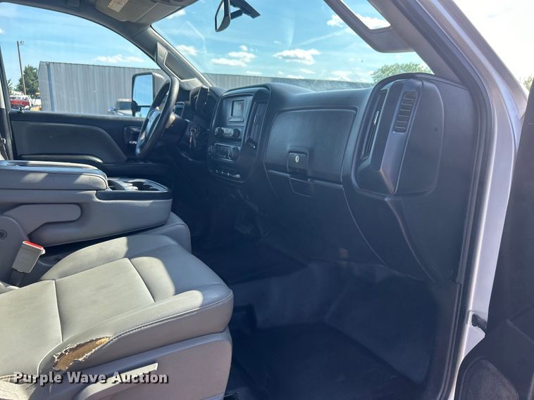 image for item EG1577 2016 Chevrolet Silverado 3500HD Crew Cab utility bed pickup truck