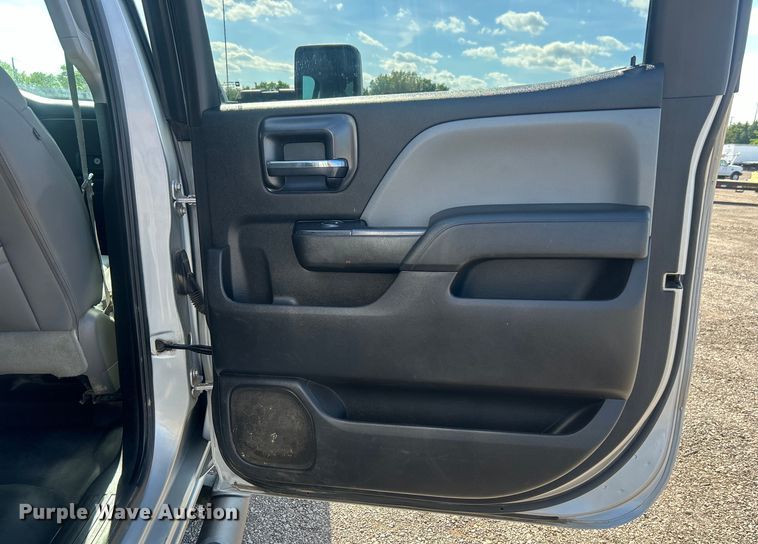 image for item EG1577 2016 Chevrolet Silverado 3500HD Crew Cab utility bed pickup truck