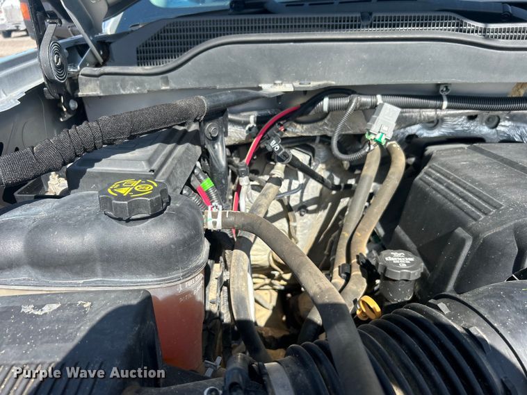 image for item EG1577 2016 Chevrolet Silverado 3500HD Crew Cab utility bed pickup truck