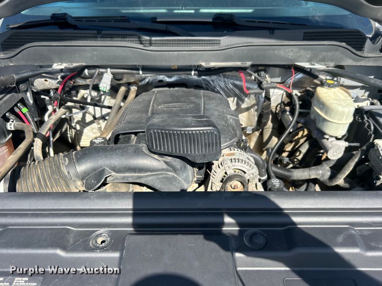 image for item EG1577 2016 Chevrolet Silverado 3500HD Crew Cab utility bed pickup truck