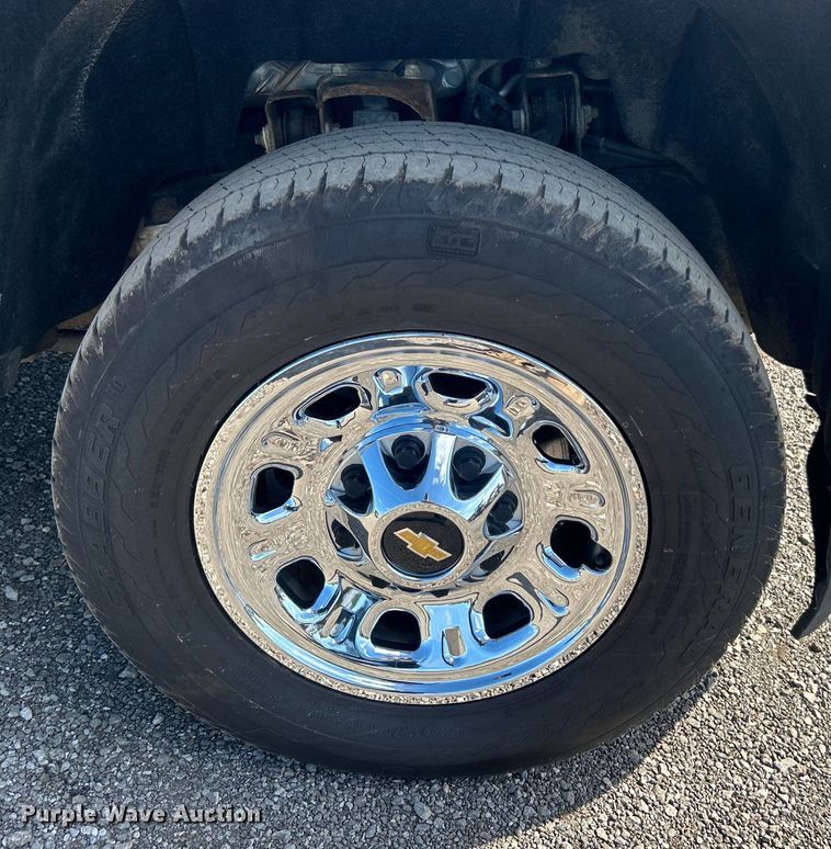 image for item EG1577 2016 Chevrolet Silverado 3500HD Crew Cab utility bed pickup truck