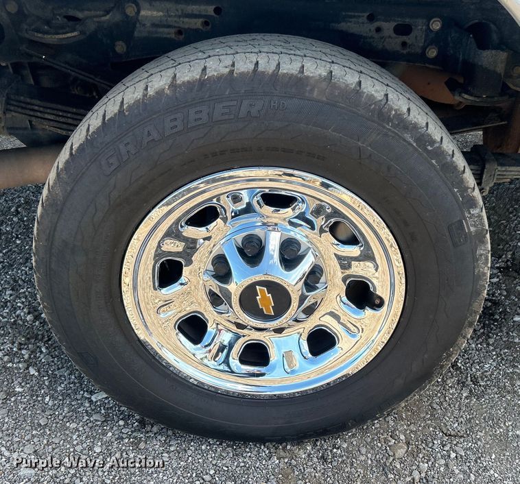 image for item EG1577 2016 Chevrolet Silverado 3500HD Crew Cab utility bed pickup truck