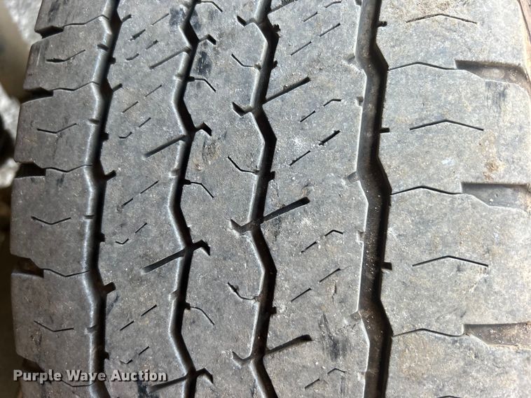 image for item EG1577 2016 Chevrolet Silverado 3500HD Crew Cab utility bed pickup truck