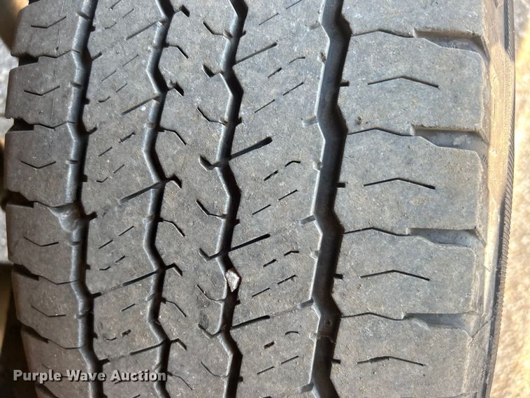 image for item EG1577 2016 Chevrolet Silverado 3500HD Crew Cab utility bed pickup truck