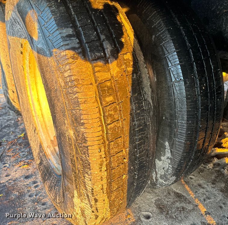 image for item EH5405 2014 Kaufman equipment trailer