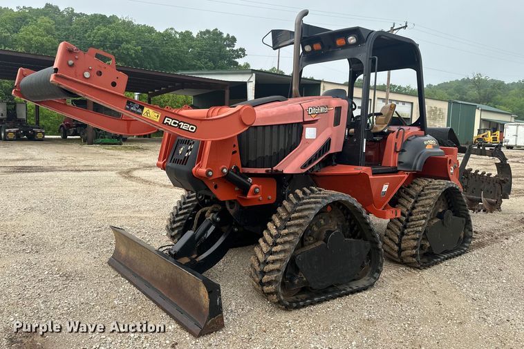 image for item EH6746 2013 Ditch Witch RT120 Quad trencher