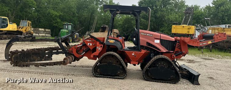 image for item EH6746 2013 Ditch Witch RT120 Quad trencher