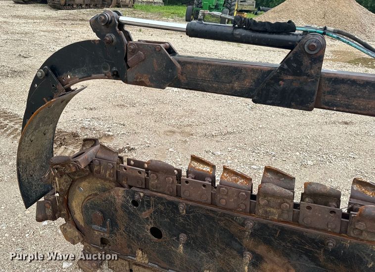 image for item EH6746 2013 Ditch Witch RT120 Quad trencher