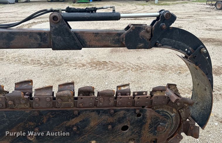 image for item EH6746 2013 Ditch Witch RT120 Quad trencher