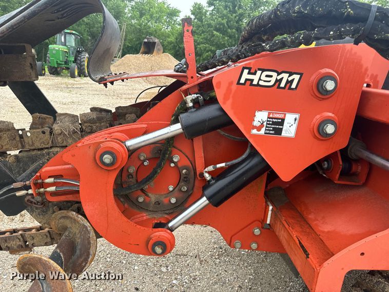 image for item EH6746 2013 Ditch Witch RT120 Quad trencher