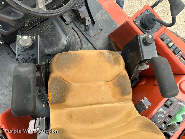 image for item EH6746 2013 Ditch Witch RT120 Quad trencher