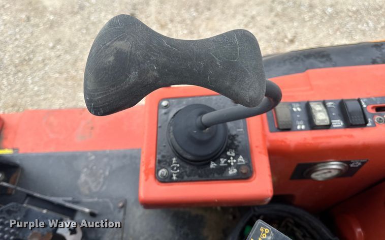 image for item EH6746 2013 Ditch Witch RT120 Quad trencher