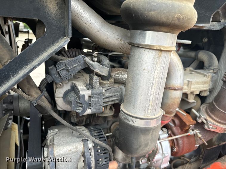 image for item EH6746 2013 Ditch Witch RT120 Quad trencher