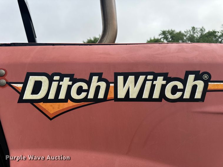 image for item EH6746 2013 Ditch Witch RT120 Quad trencher