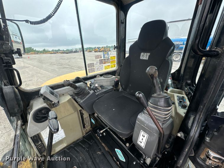 image for item EH6748 2013 Caterpillar 305E CR mini excavator