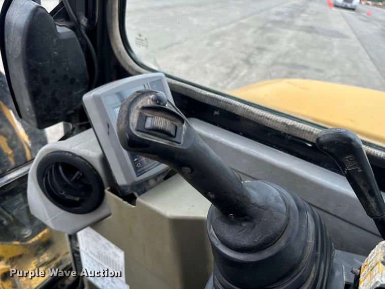 image for item EH6748 2013 Caterpillar 305E CR mini excavator