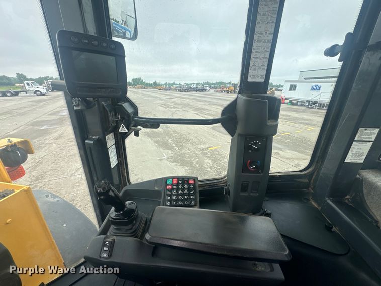 image for item EH6750 2013 John Deere 544K wheel loader