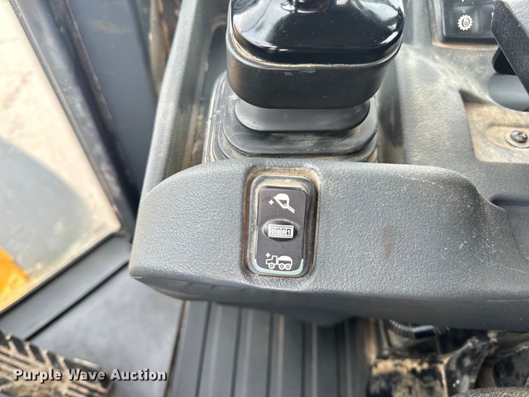 image for item EH6750 2013 John Deere 544K wheel loader