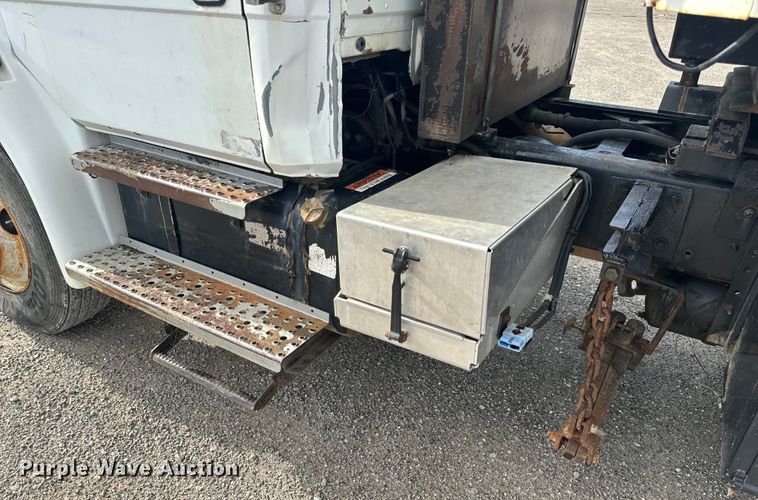 image for item EH6753 1999 Freightliner FL80 dump truck