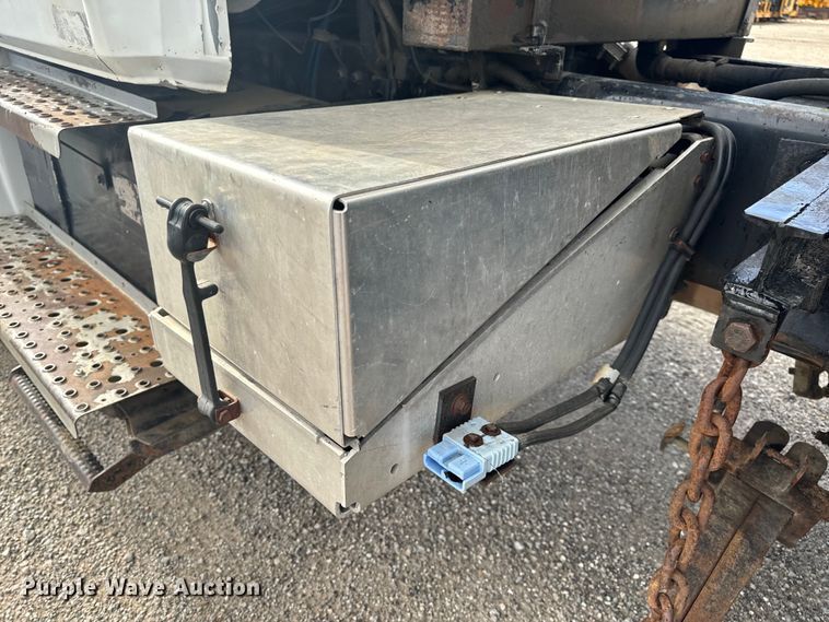 image for item EH6753 1999 Freightliner FL80 dump truck