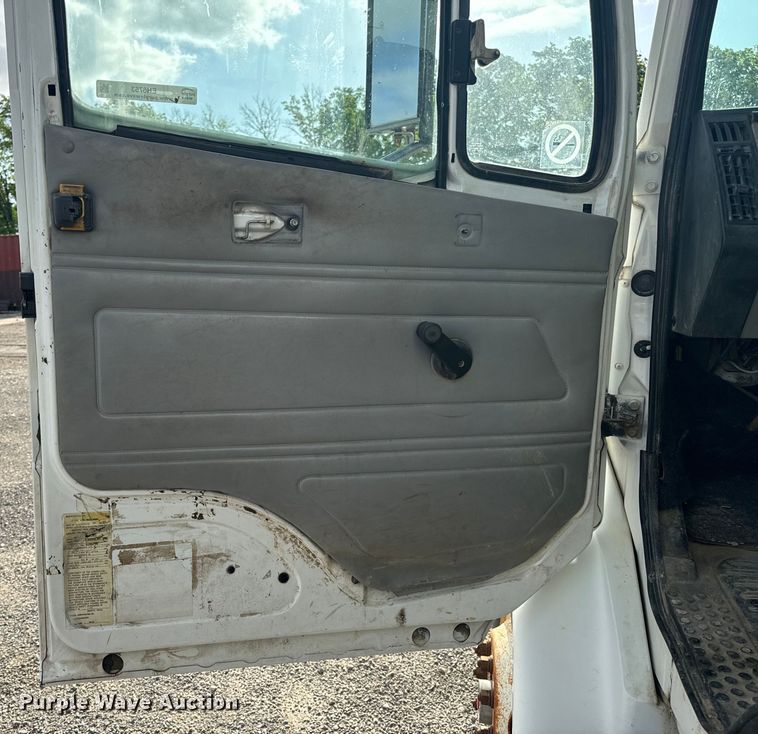 image for item EH6753 1999 Freightliner FL80 dump truck