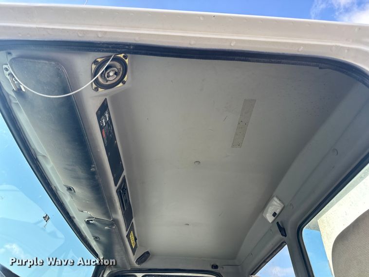 image for item EH6753 1999 Freightliner FL80 dump truck