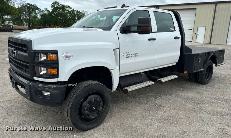 image for item EH6756 2019 Chevrolet Silverado 6500HD flatbed truck