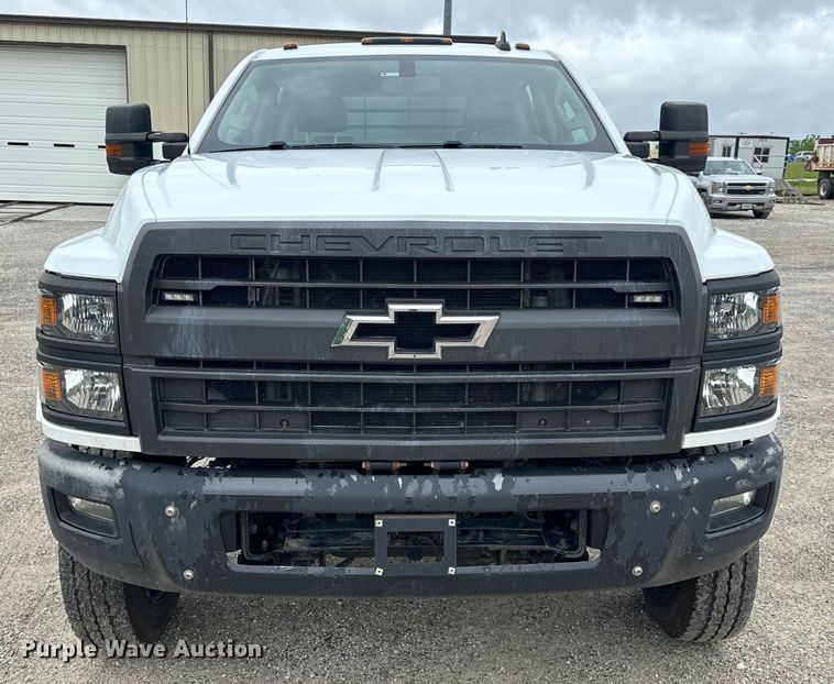 image for item EH6756 2019 Chevrolet Silverado 6500HD flatbed truck