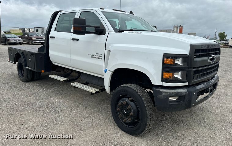 image for item EH6756 2019 Chevrolet Silverado 6500HD flatbed truck