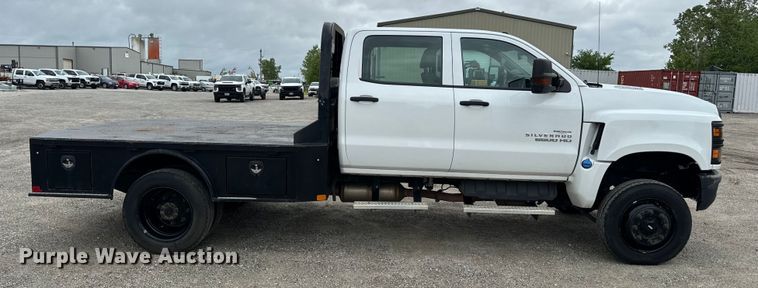 image for item EH6756 2019 Chevrolet Silverado 6500HD flatbed truck