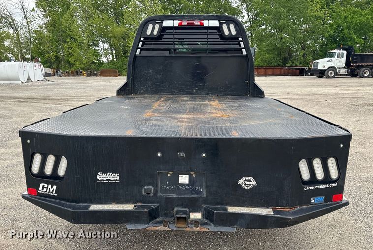 image for item EH6756 2019 Chevrolet Silverado 6500HD flatbed truck