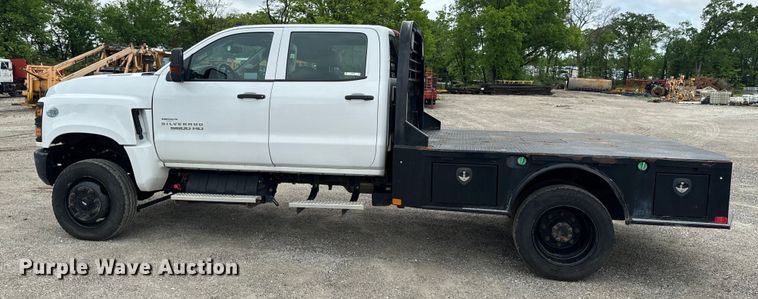 image for item EH6756 2019 Chevrolet Silverado 6500HD flatbed truck