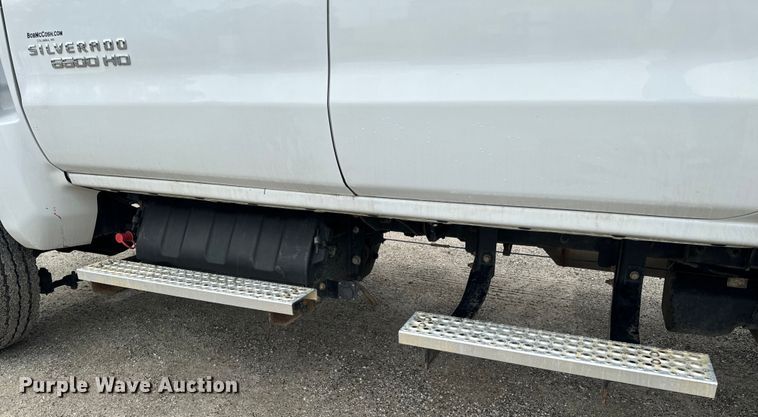 image for item EH6756 2019 Chevrolet Silverado 6500HD flatbed truck