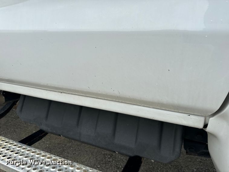 image for item EH6756 2019 Chevrolet Silverado 6500HD flatbed truck