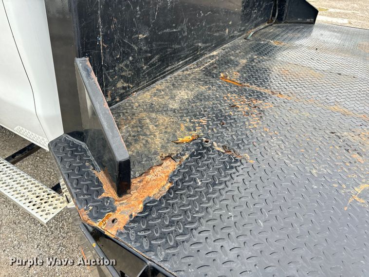 image for item EH6756 2019 Chevrolet Silverado 6500HD flatbed truck